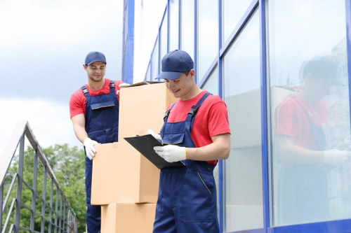Local removals and storage service planning in Becontreeheath